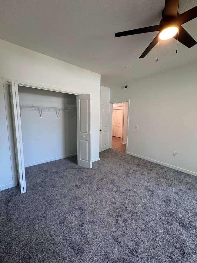 Building Photo - Park Indy: 2-Bedroom Flat