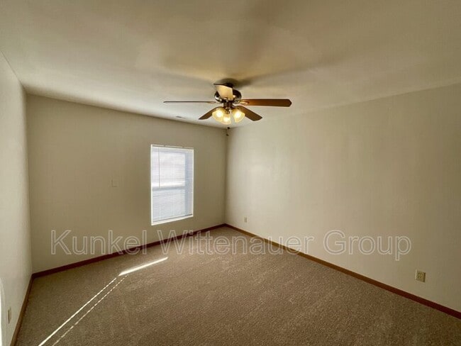 Building Photo - 1805 Jamestown Rd