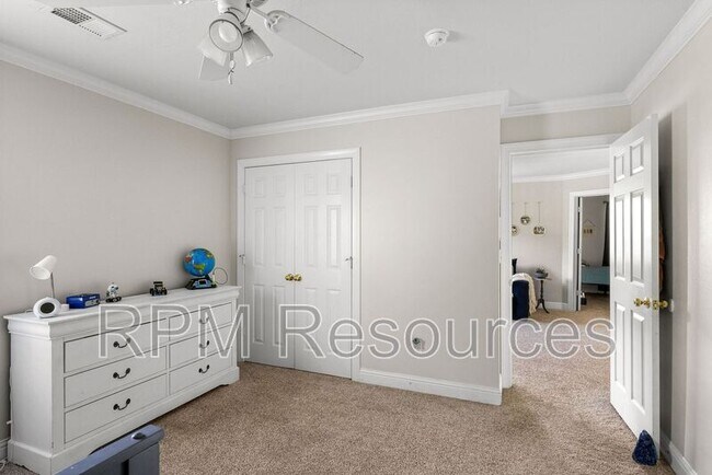 Building Photo - 8012 NE 140th St