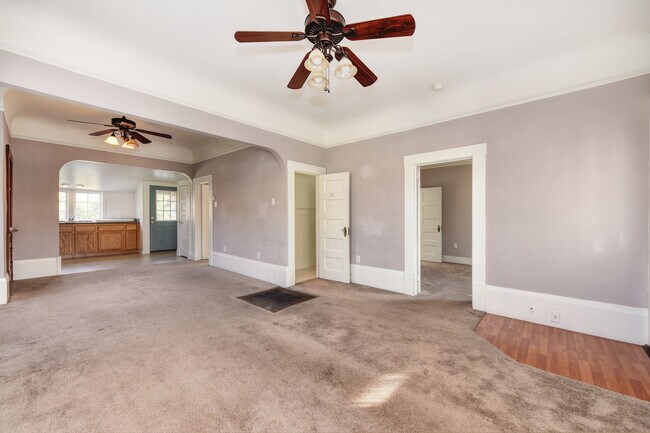 Building Photo - 3837 Y St