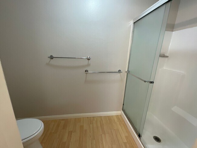 Building Photo - 5985 Dandridge Ln
