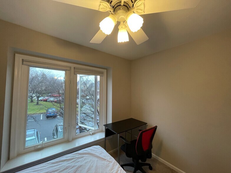 Building Photo - 1063 Nicklaus Ct