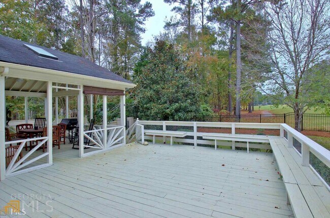 Building Photo - 404 Burgess Point