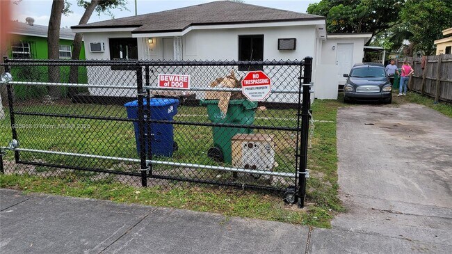 Primary Photo - 941 NW 99th St