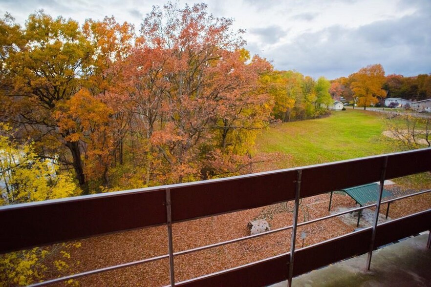 Building Photo - 46 Cochituate Rd