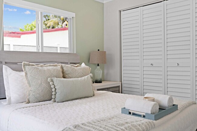 Building Photo - 2001 NW 36th St