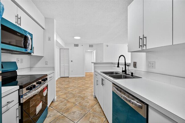 Building Photo - 2011 Renaissance Blvd