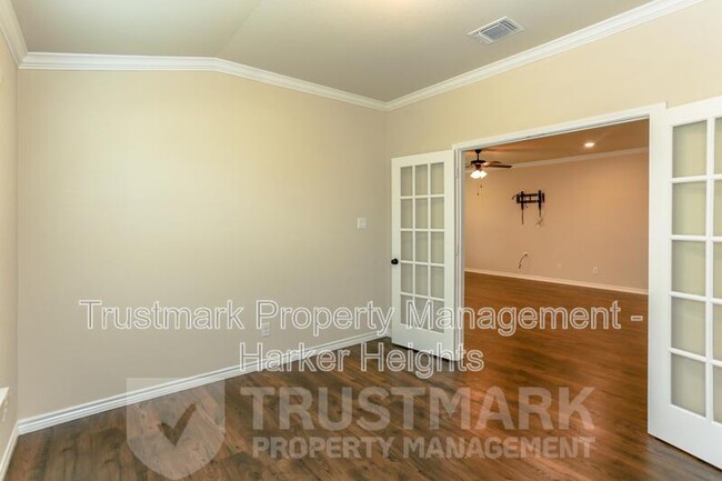 Building Photo - 5610 Fenton Ln