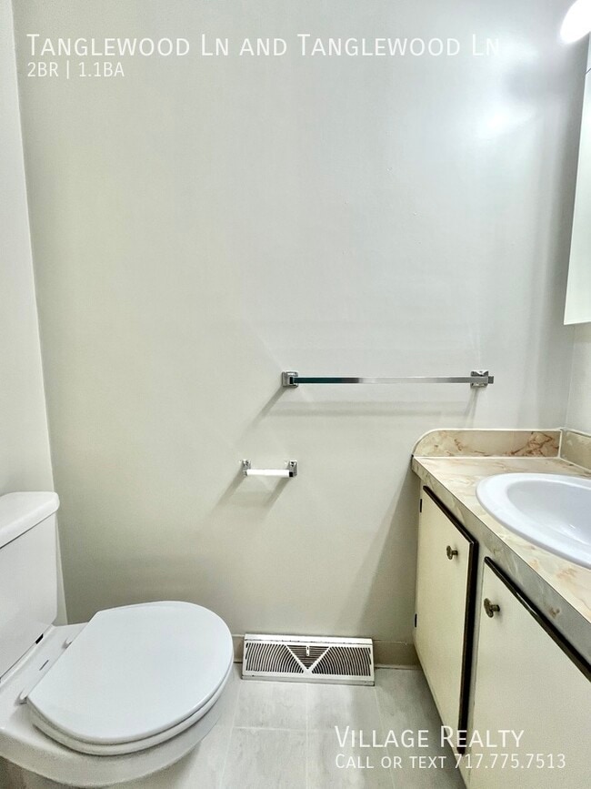 Building Photo - 442 Tanglewood Ln