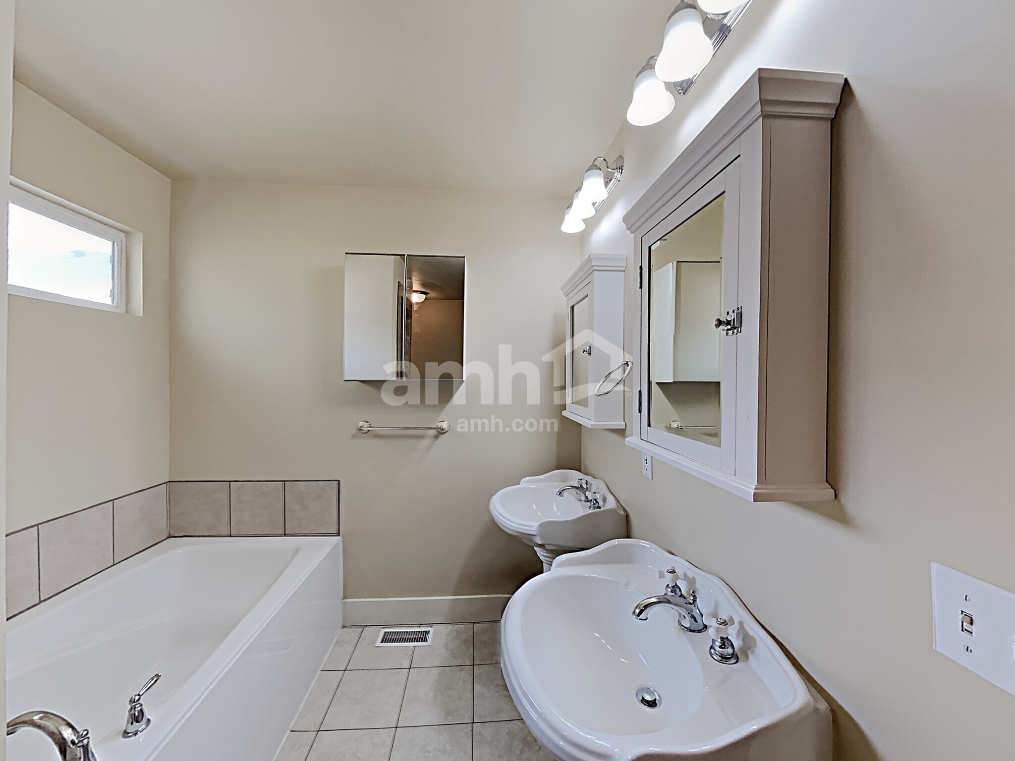Building Photo - 282 W Bricker Rd