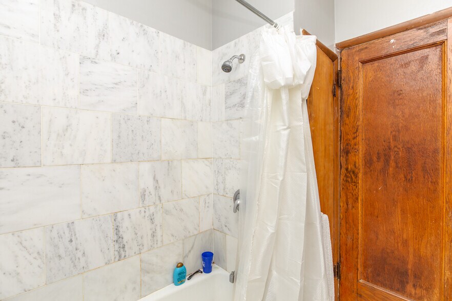 Building Photo - 1306 Eddy W St