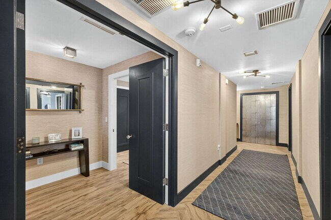 Building Photo - 155 S Ocean Ave