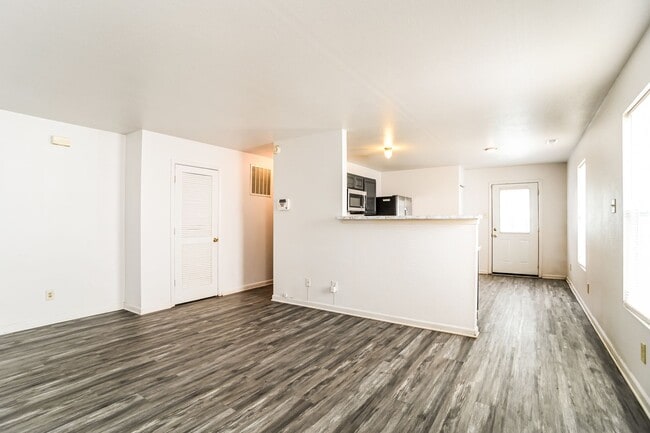 Building Photo - Coming Soon! 3 Bedroom Single Family Home