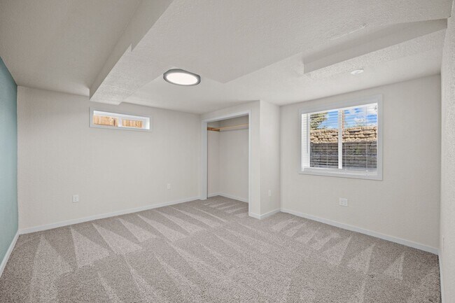 Building Photo - Gorgeous North Side Home With Shop!