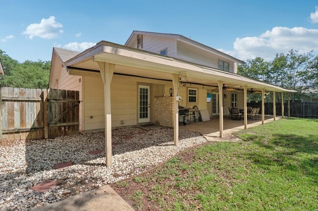 Building Photo - Beautifully Renovated Home with a Large Yard