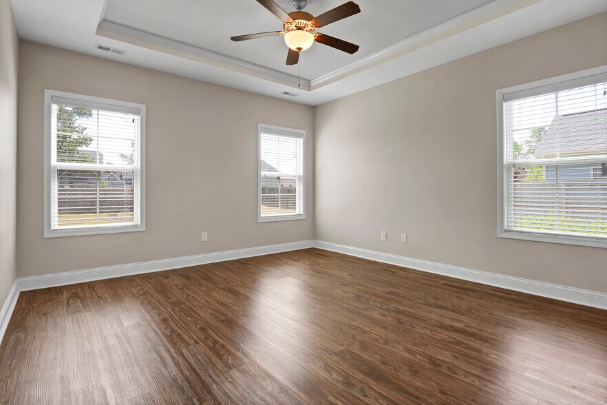 Building Photo - 315 Red Cedar Dr