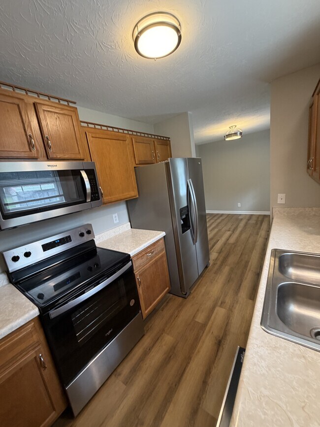 Building Photo - 7854 US-41