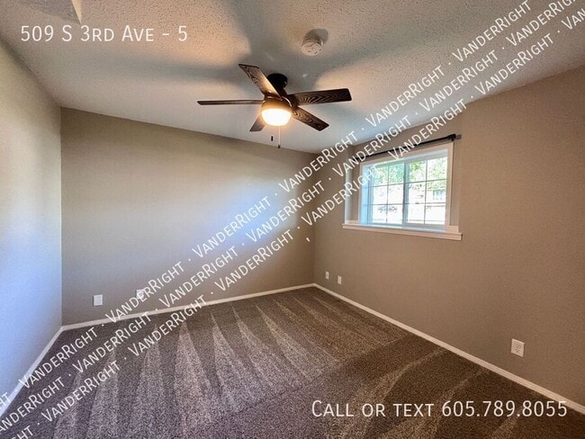 Building Photo - 509 3rd Ave