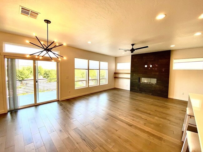 Building Photo - 1258 E Echelon Rdg Ln
