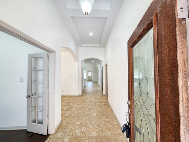 Building Photo - 4515 Greenleaf Dr