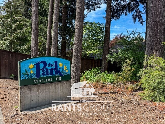 Building Photo - Charming 1-Bed / 1-Bath Townhome in Lacey!