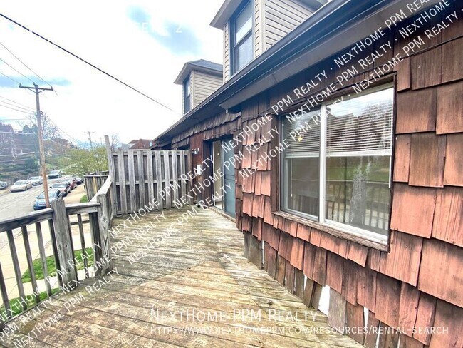 Building Photo - 214 Oneida St