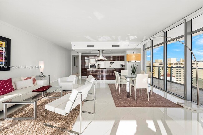Building Photo - 3737 Collins Ave