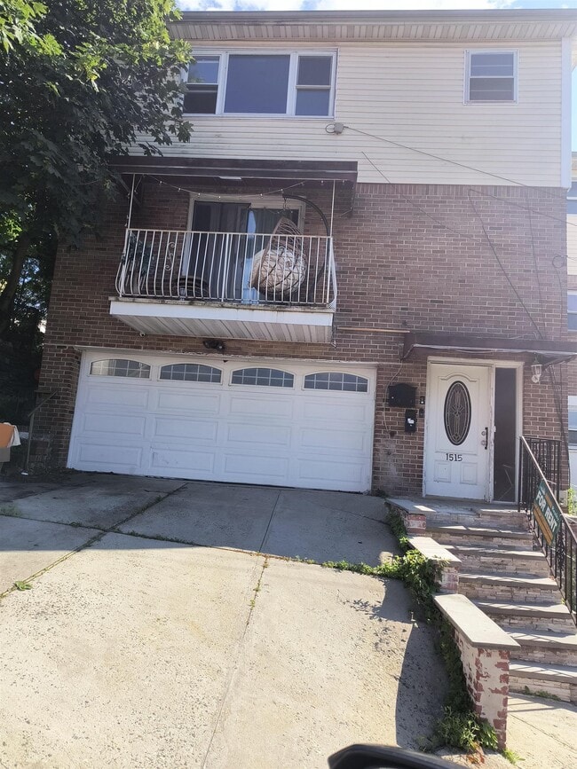 Primary Photo - 1515 70th St