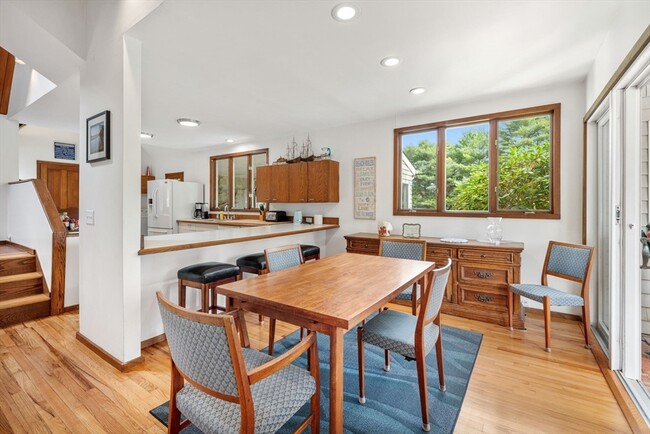 Building Photo - 540 River Rd