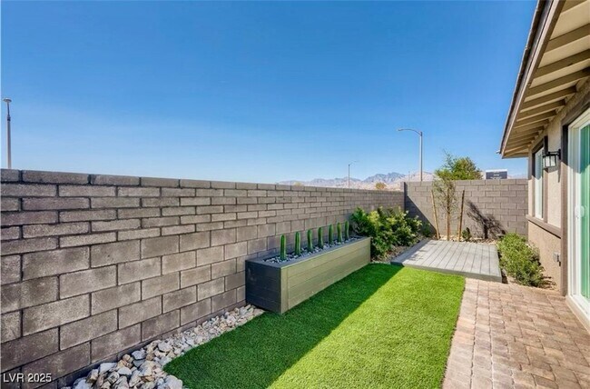 Building Photo - 9357 Aria Rdg Ave
