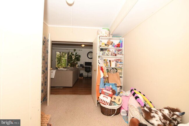 Building Photo - 7812 Briardale Terrace