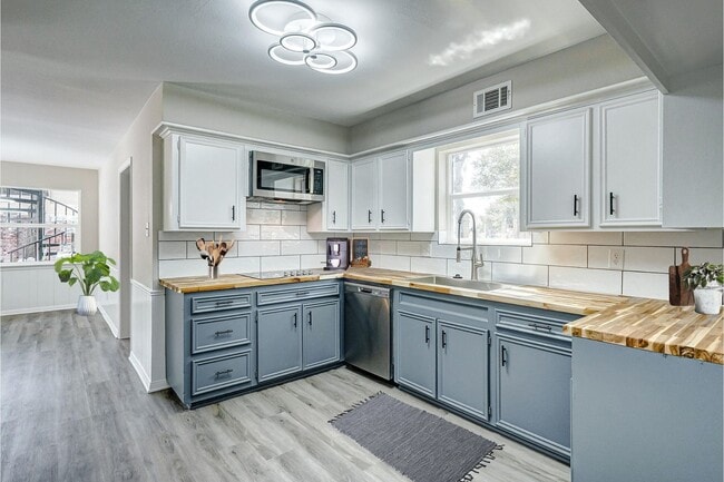 Building Photo - 5219 Lookout Mountain Dr