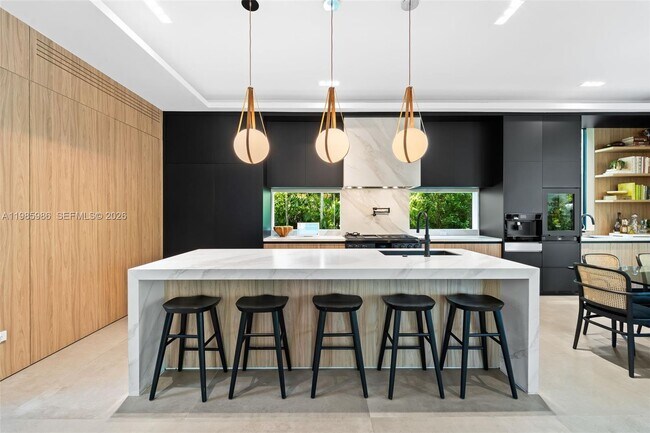 Building Photo - 8625 NE 10th Ave