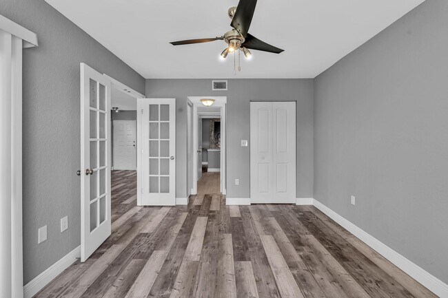 Building Photo - 2803 N Oakland Forest Dr