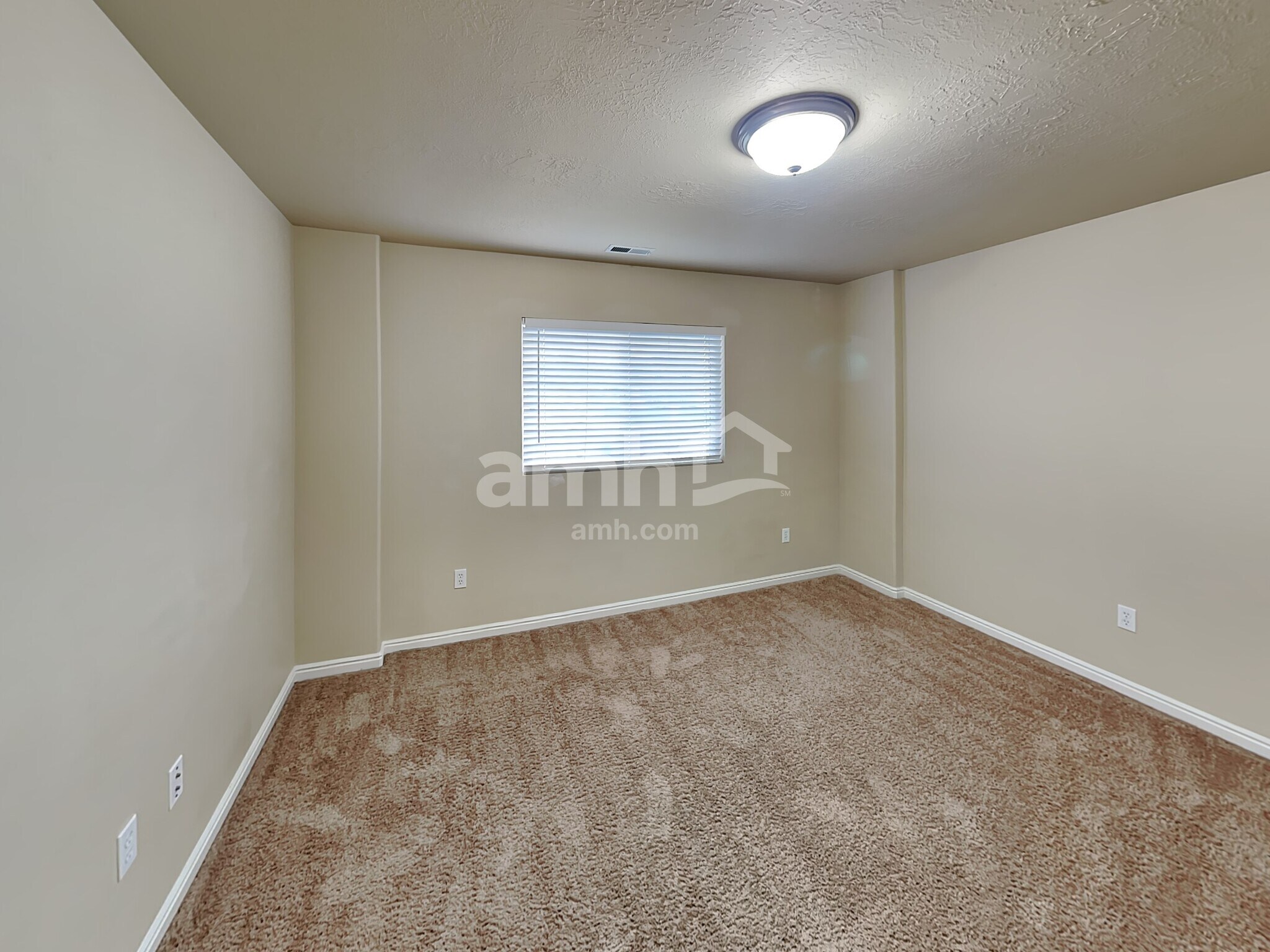 Building Photo - 5252 S 4300 W