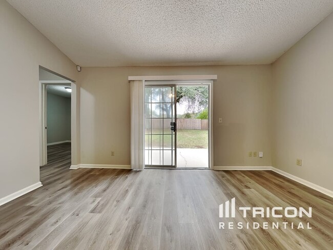 Building Photo - 7764 Invermere Boulevard Jacksonville FL