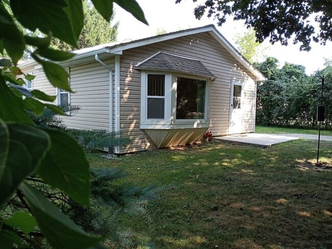 Primary Photo - 801 Sanders Rd