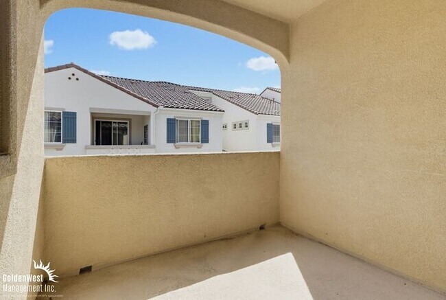 Building Photo - Modern 2Bdm 2Ba Condo in Desirable Chula Vista Community!