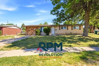 Building Photo - Stunning 3 Bedroom House near Hill Air Force Base!