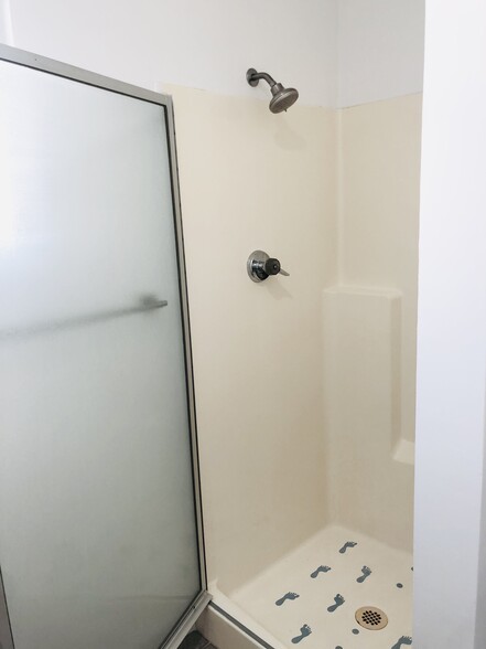 Secondary Bathroom - 2nd Level - 24241 Santa Clara Ave