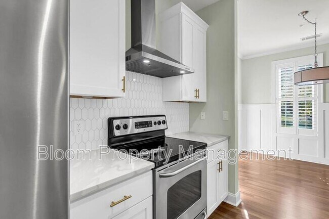 Building Photo - 1225 Blakeway St