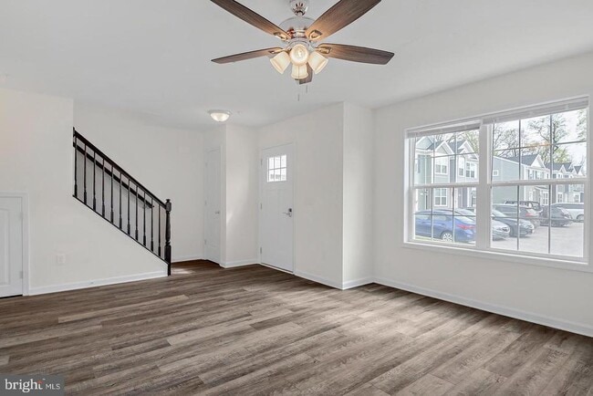 Building Photo - 427 Valor Way