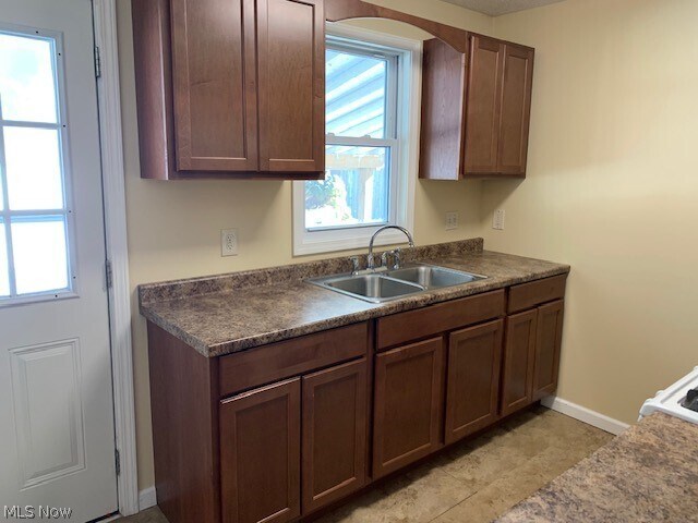 Building Photo - 1040 Moneta Ave