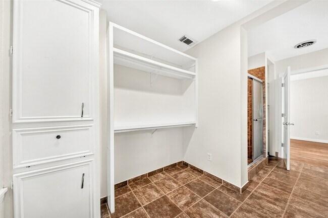 Building Photo - 4045 Woodfox St