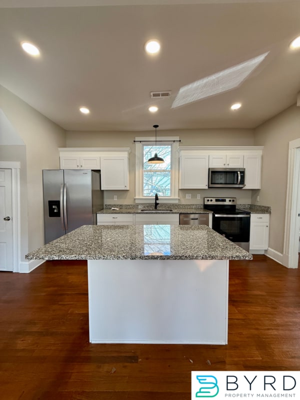 Building Photo - 3007 3rd Ave