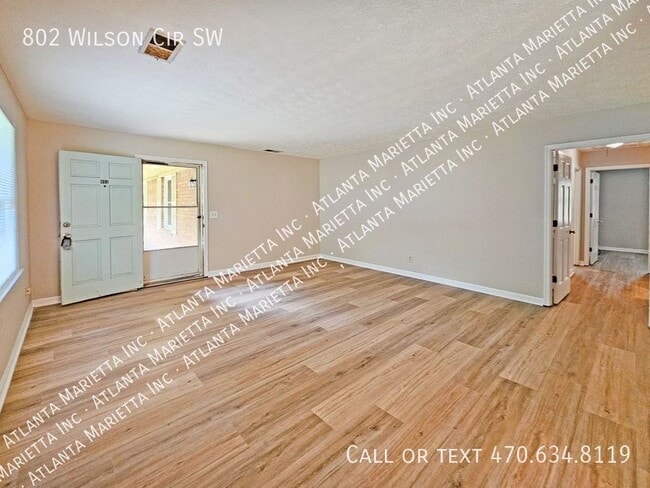 Building Photo - 802 Wilson Cir SW