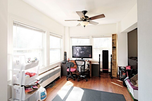 Building Photo - Spacious Fry’s Spring Home – Great Layout for Roommates