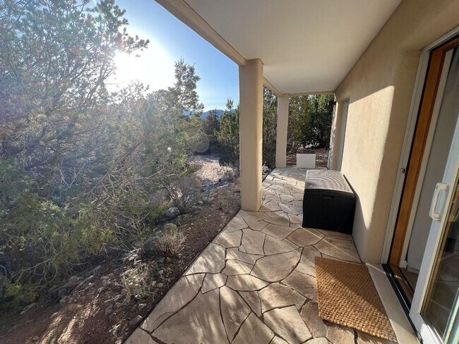 Building Photo - 772 Viento Cir