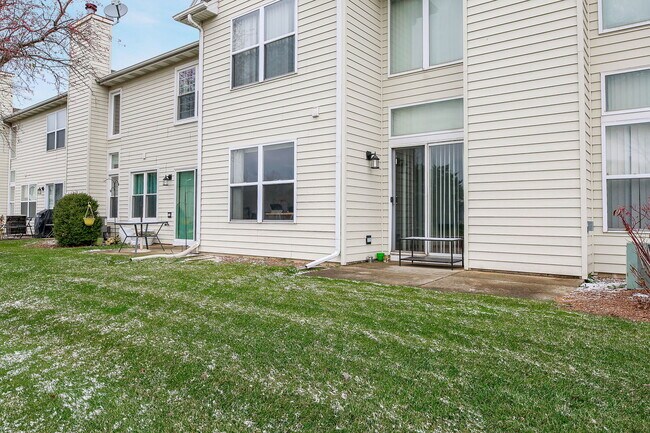 Building Photo - 904 Waterford Ln