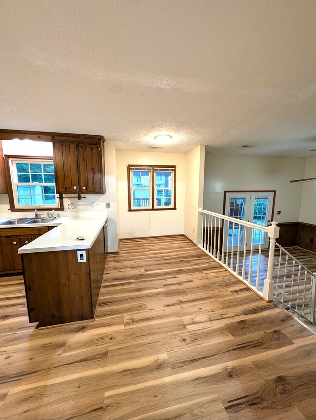Building Photo - 32 Gambol St